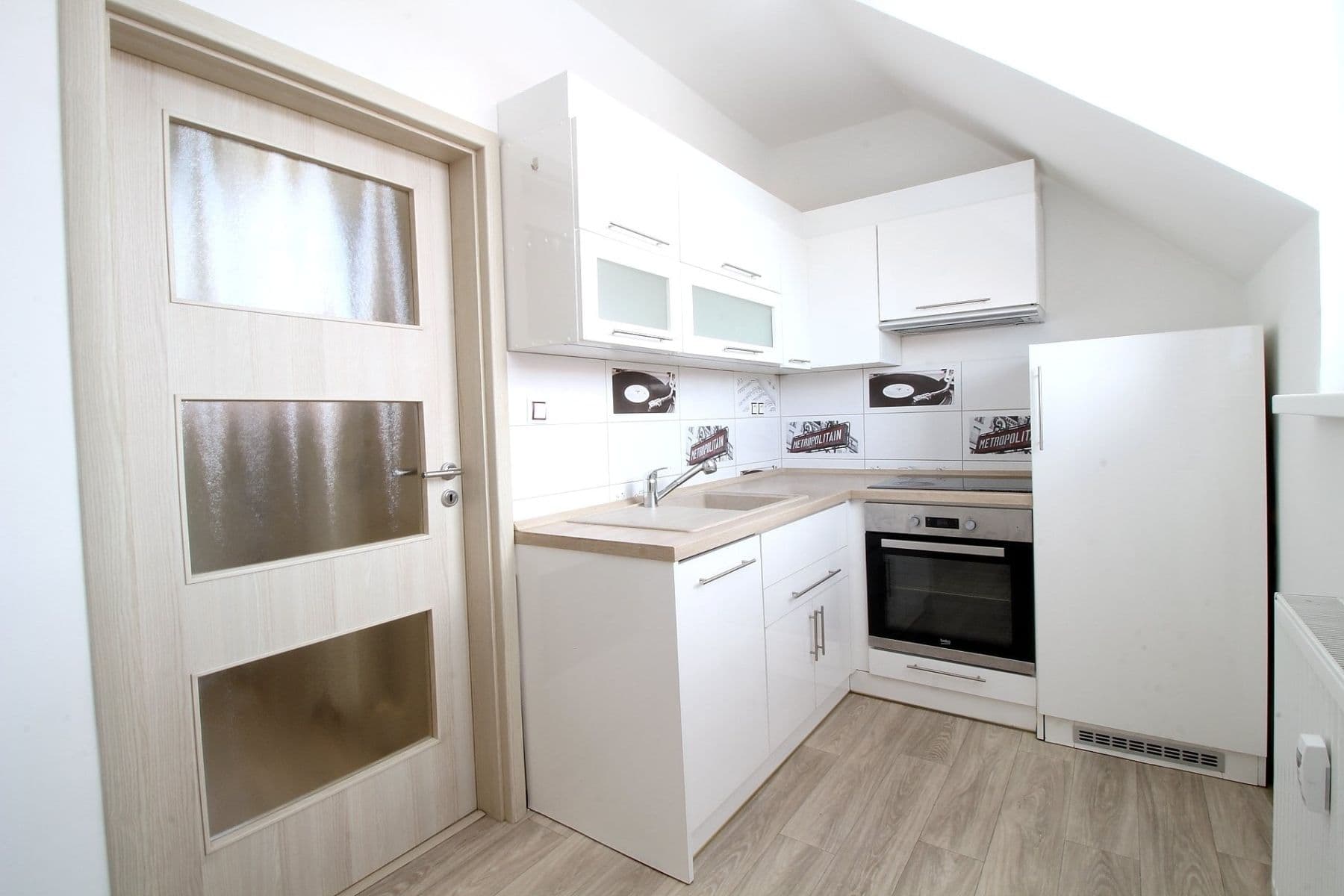 Pronájem bytu 3+kk 68 m², třída Osvobození, Příbram, Středočeský kraj Pronájem bytu 3+kk 68 m², třída Osvobození, Příbram, Středočeský kraj