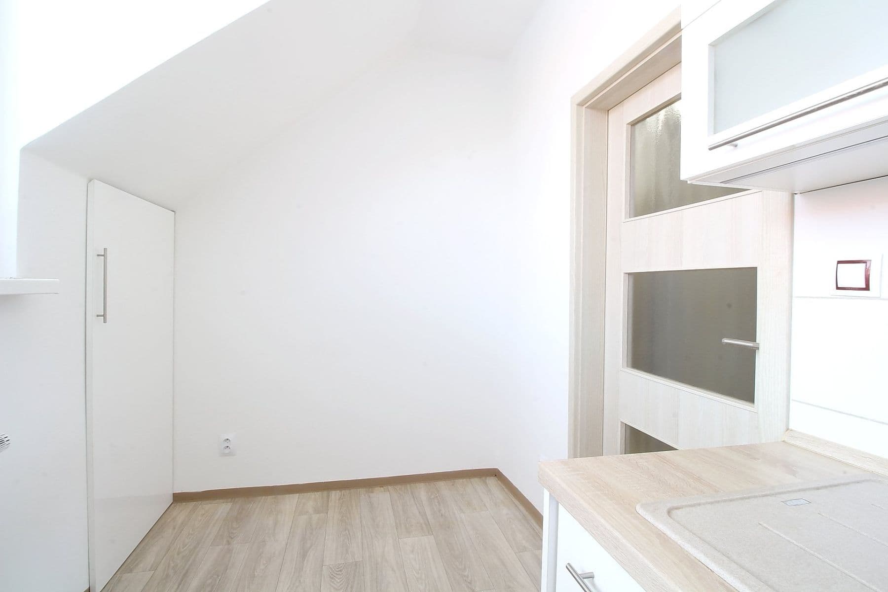 Pronájem bytu 3+kk 68 m², třída Osvobození, Příbram, Středočeský kraj Pronájem bytu 3+kk 68 m², třída Osvobození, Příbram, Středočeský kraj