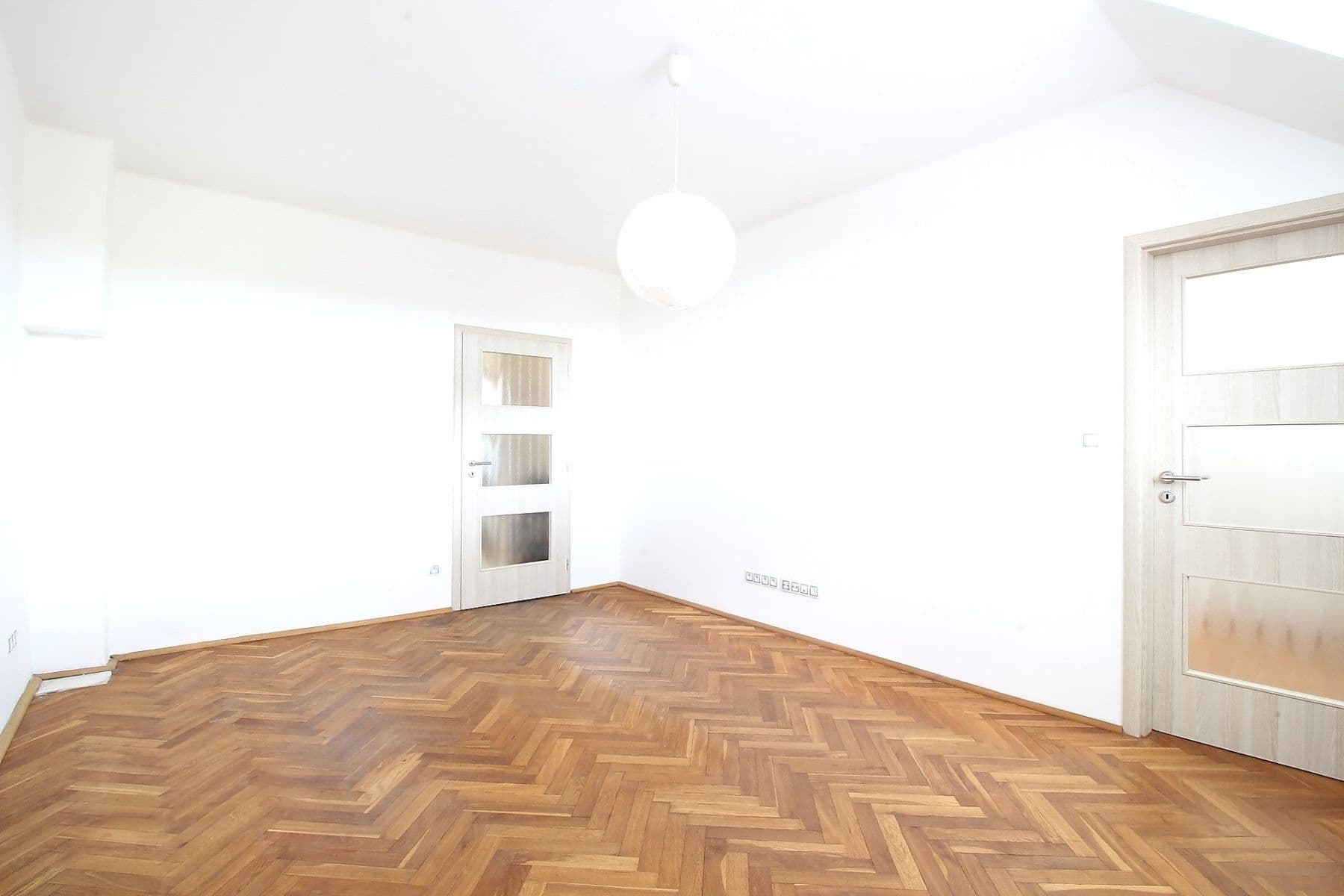 Pronájem bytu 3+kk 68 m², třída Osvobození, Příbram, Středočeský kraj Pronájem bytu 3+kk 68 m², třída Osvobození, Příbram, Středočeský kraj
