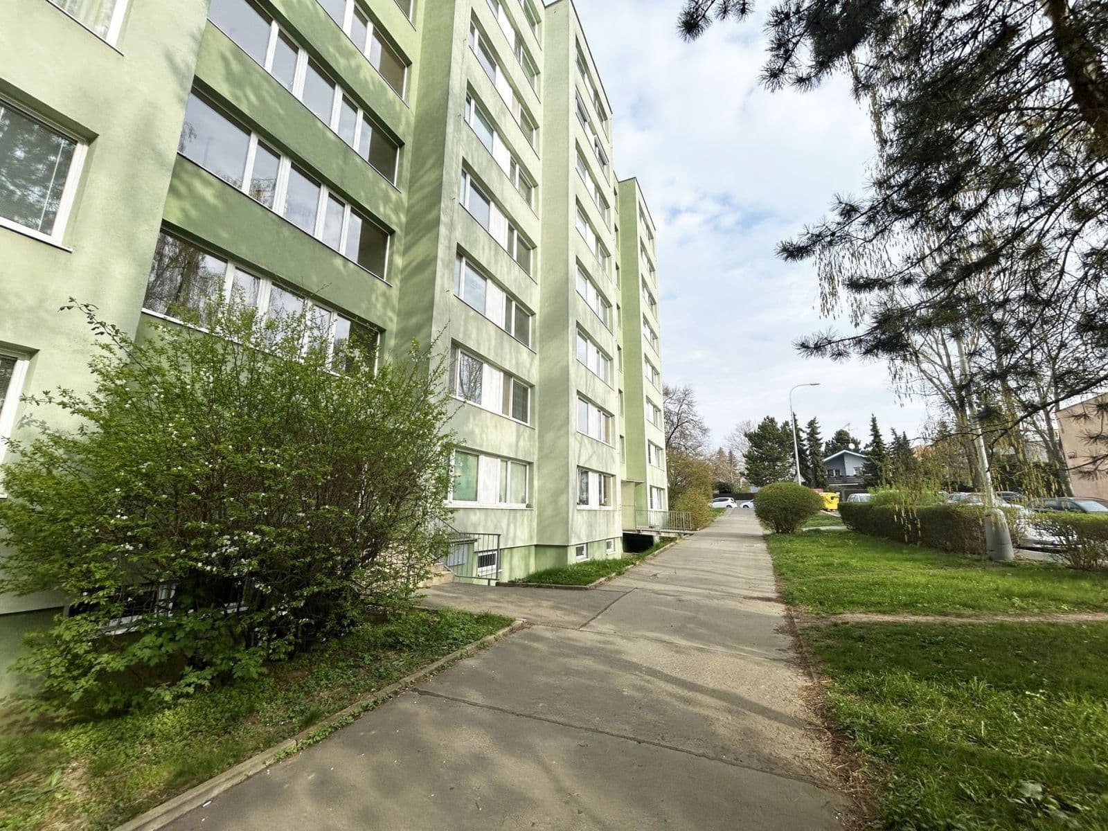 Pronájem bytu 1+kk 34 m², Křivenická, Praha, Praha Pronájem bytu 1+kk 34 m², Křivenická, Praha, Praha