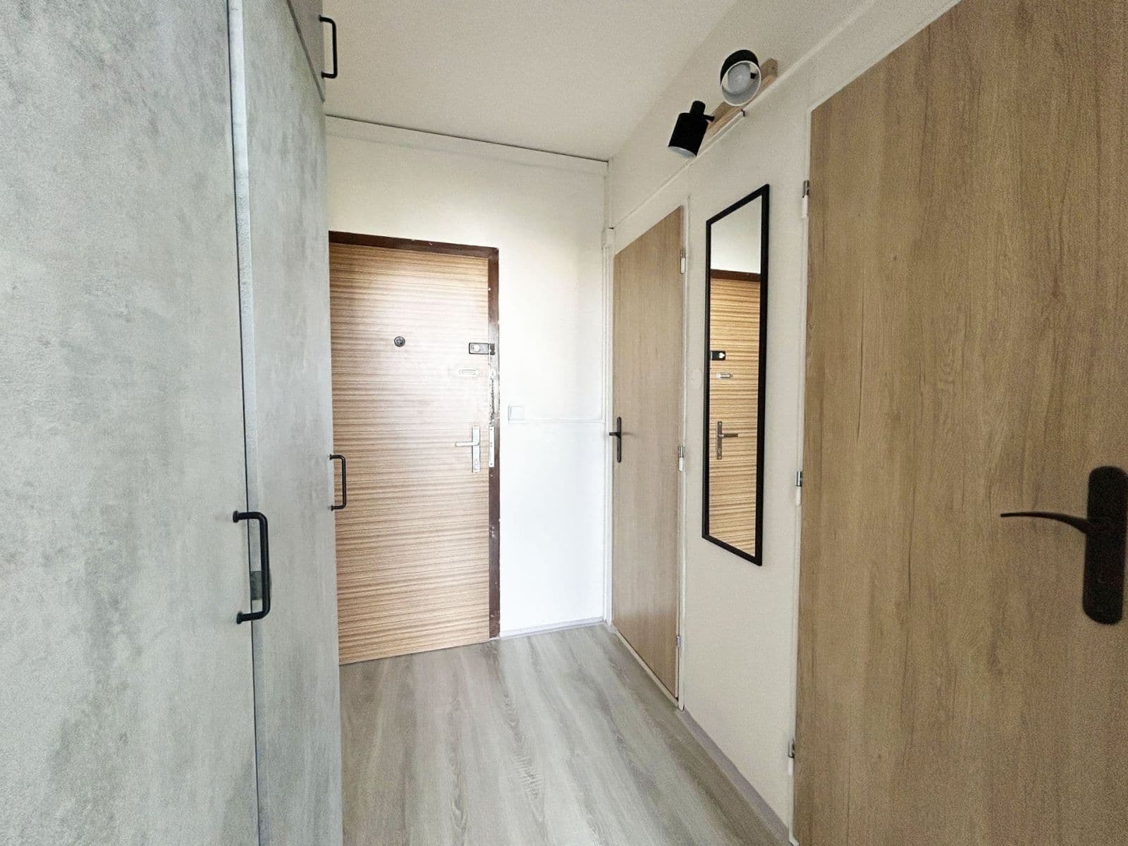 Pronájem bytu 1+kk 34 m², Křivenická, Praha, Praha Pronájem bytu 1+kk 34 m², Křivenická, Praha, Praha