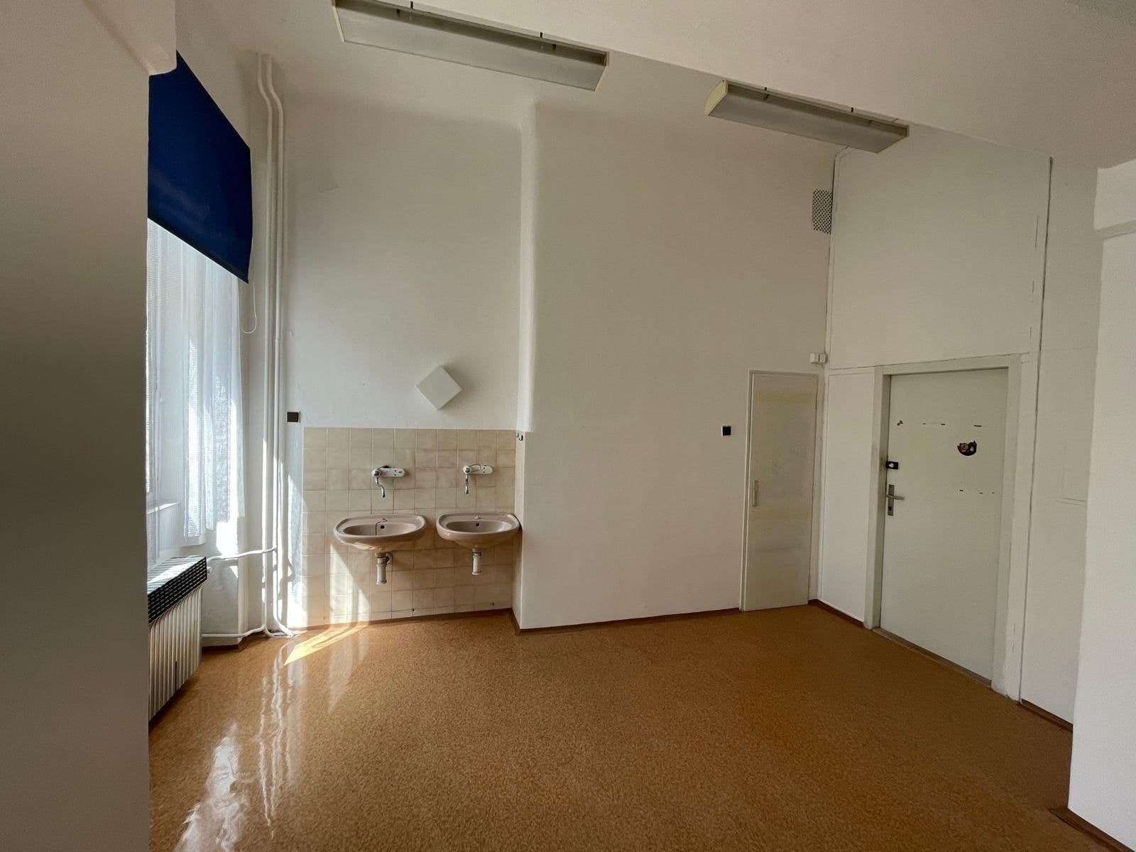Pronájem nebytového prostoru 18 m², Sokolská, Praha, Praha Pronájem nebytového prostoru 18 m², Sokolská, Praha, Praha