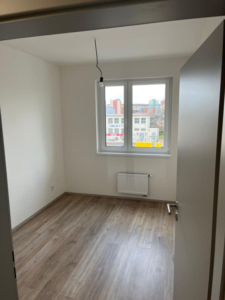 Pronájem bytu 2+1 46 m², U Továren, Praha, Praha Pronájem bytu 2+1 46 m², U Továren, Praha, Praha