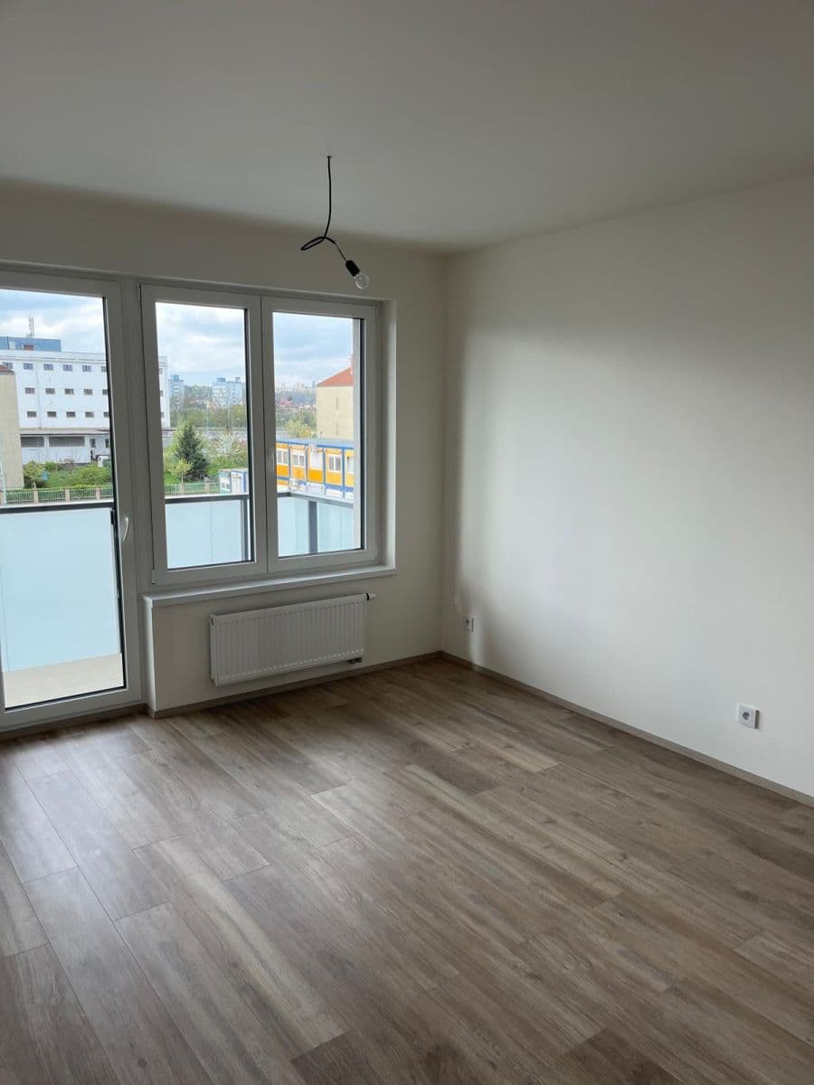 Pronájem bytu 2+1 46 m², U Továren, Praha, Praha Pronájem bytu 2+1 46 m², U Továren, Praha, Praha