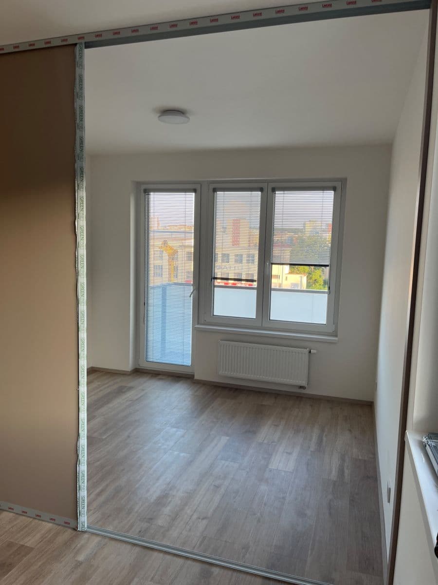 Pronájem bytu 2+1 46 m², U Továren, Praha, Praha Pronájem bytu 2+1 46 m², U Továren, Praha, Praha
