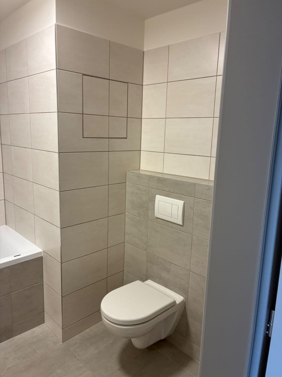 Pronájem bytu 2+1 46 m², U Továren, Praha, Praha Pronájem bytu 2+1 46 m², U Továren, Praha, Praha