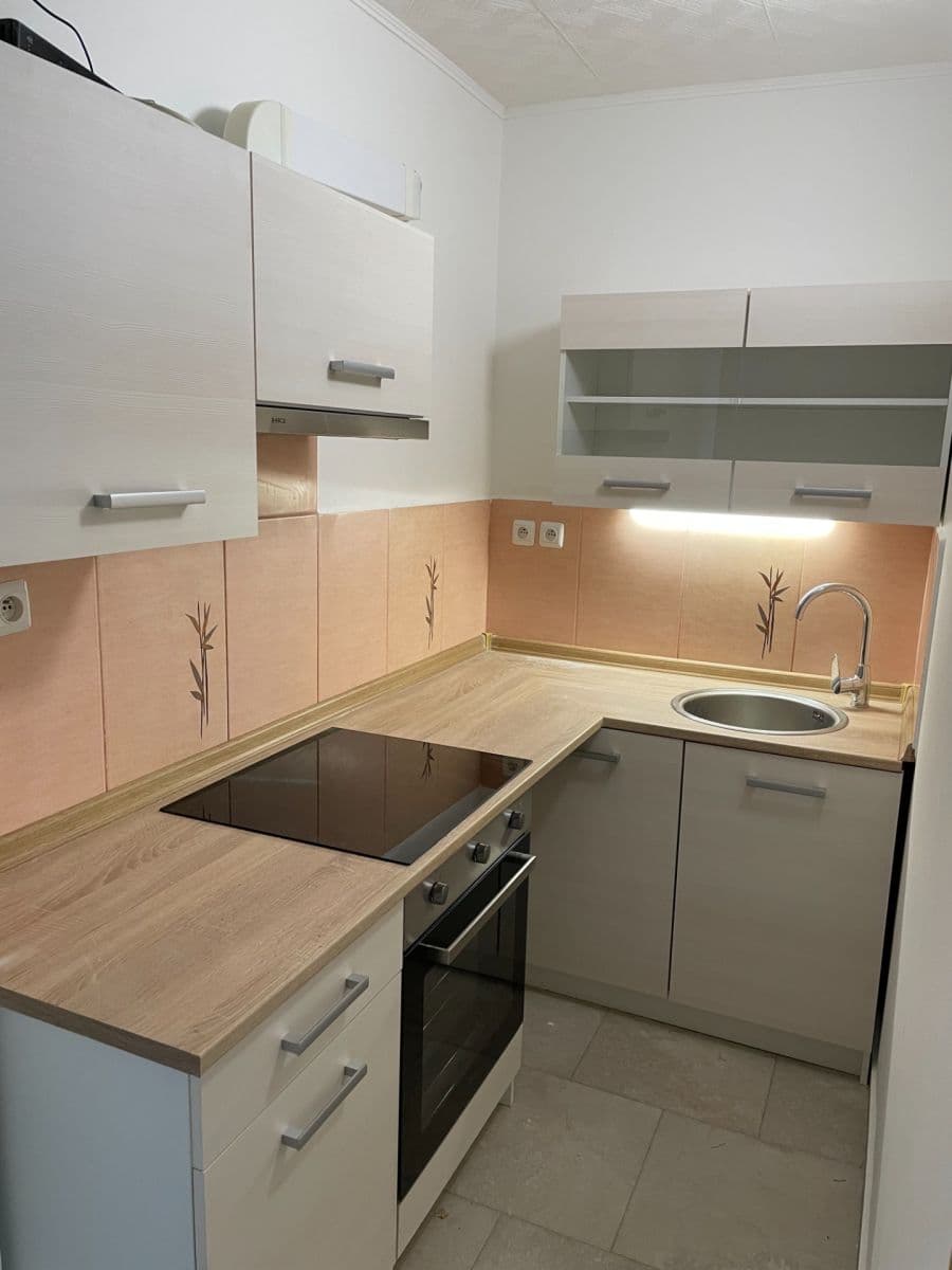 Pronájem bytu 2+kk 42 m², U Vlečky, Praha, Praha Pronájem bytu 2+kk 42 m², U Vlečky, Praha, Praha