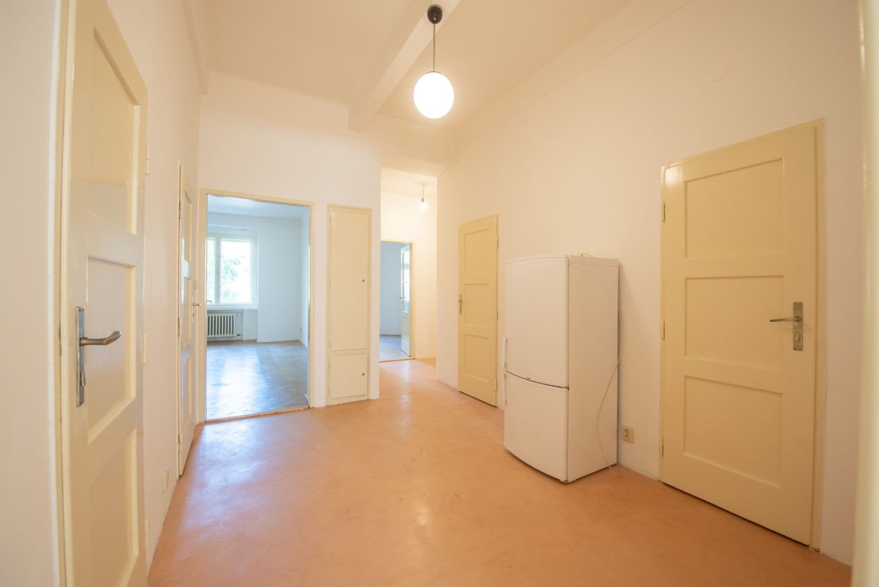 Pronájem bytu 2+1 77 m², Jugoslávských partyzánů, Praha, Praha Pronájem bytu 2+1 77 m², Jugoslávských partyzánů, Praha, Praha