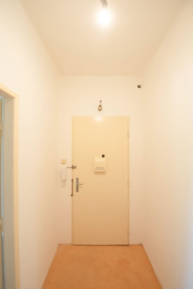 Pronájem bytu 2+1 77 m², Jugoslávských partyzánů, Praha, Praha Pronájem bytu 2+1 77 m², Jugoslávských partyzánů, Praha, Praha