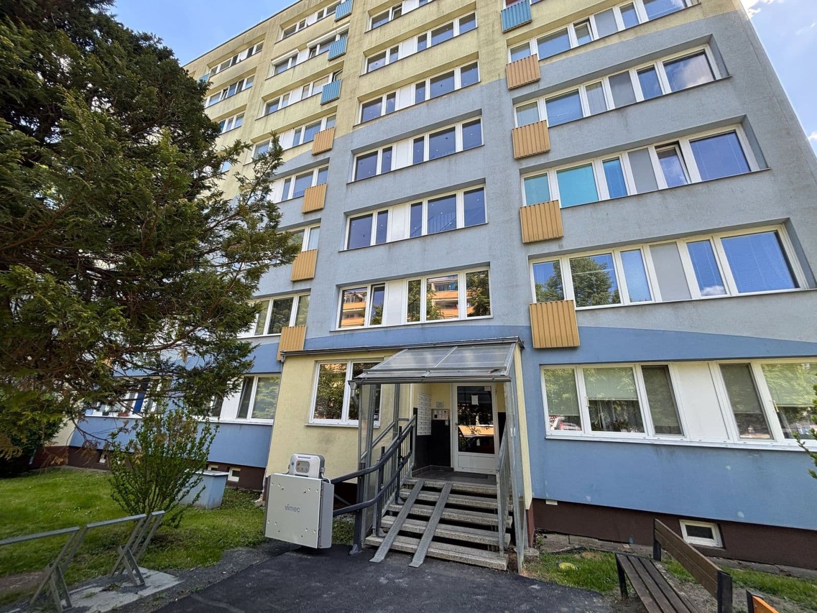Pronájem bytu 2+kk 40 m², Tisovecká, Kolín, Středočeský kraj Pronájem bytu 2+kk 40 m², Tisovecká, Kolín, Středočeský kraj