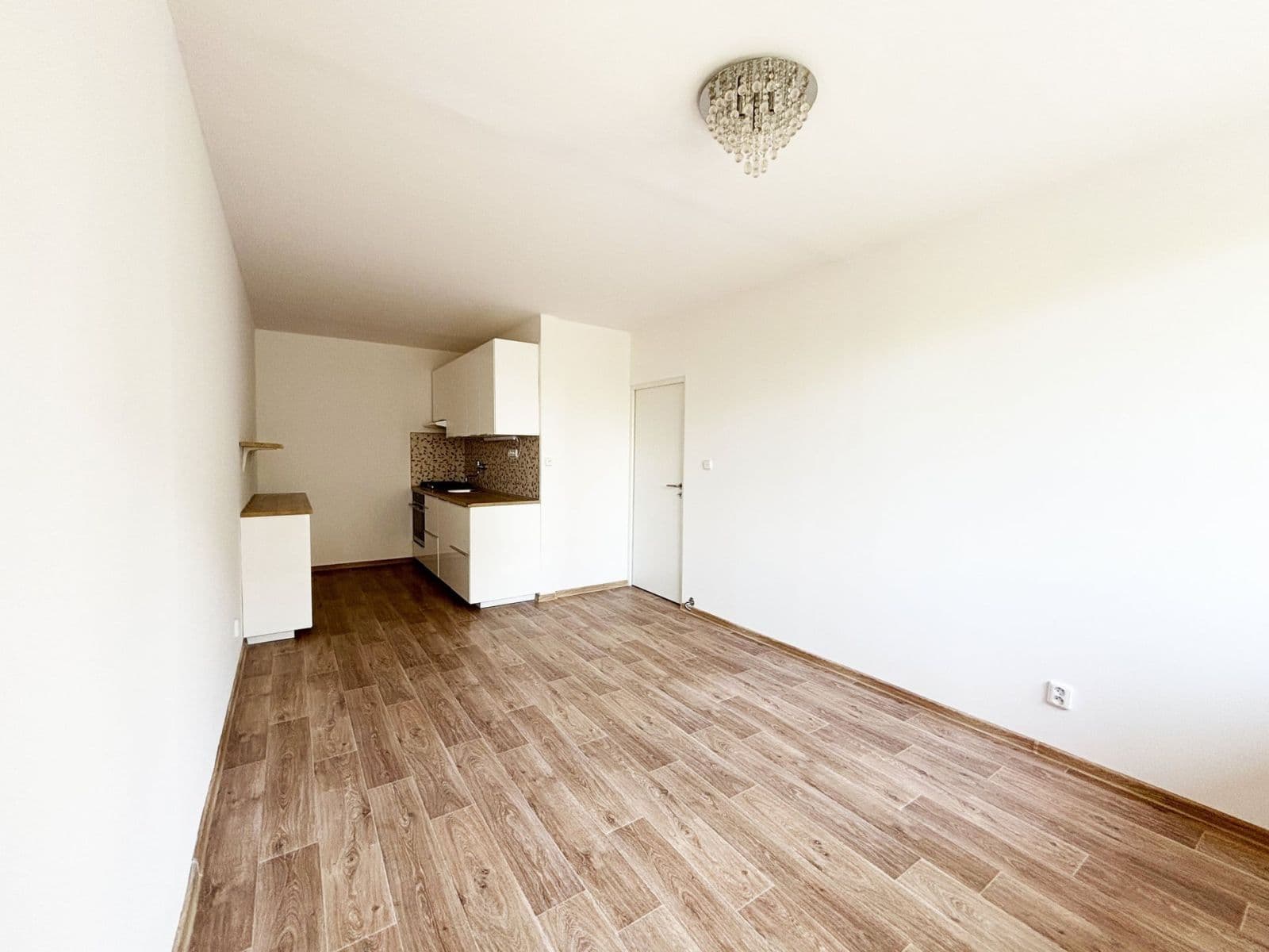 Pronájem bytu 2+kk 40 m², Tisovecká, Kolín, Středočeský kraj Pronájem bytu 2+kk 40 m², Tisovecká, Kolín, Středočeský kraj