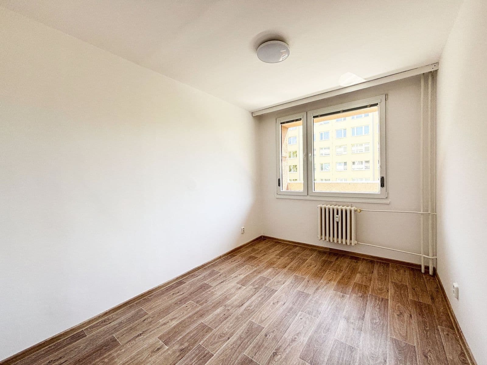 Pronájem bytu 2+kk 40 m², Tisovecká, Kolín, Středočeský kraj Pronájem bytu 2+kk 40 m², Tisovecká, Kolín, Středočeský kraj