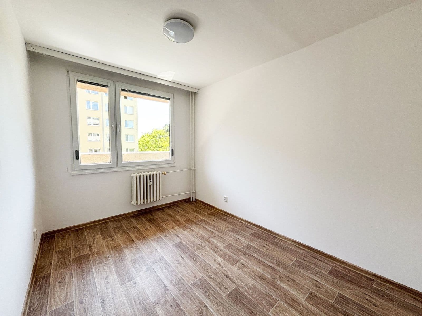 Pronájem bytu 2+kk 40 m², Tisovecká, Kolín, Středočeský kraj Pronájem bytu 2+kk 40 m², Tisovecká, Kolín, Středočeský kraj