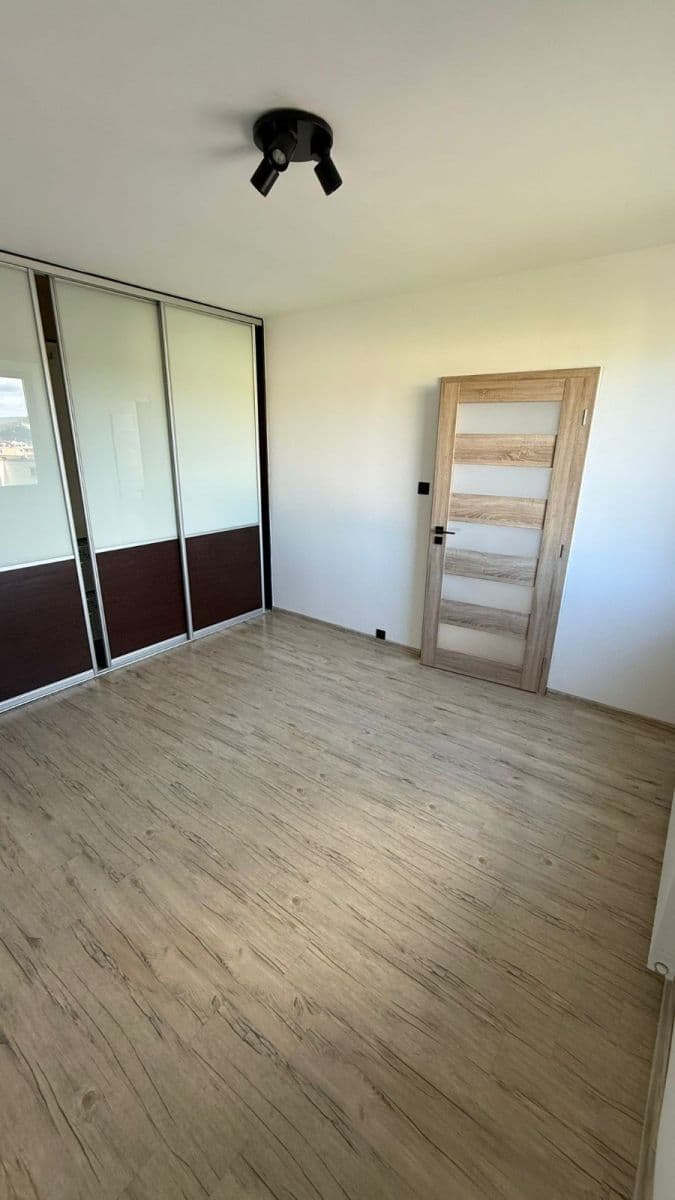Prodej bytu 3+kk 74 m², Na Sklípku, Ústí nad Labem, Ústecký kraj Prodej bytu 3+kk 74 m², Na Sklípku, Ústí nad Labem, Ústecký kraj