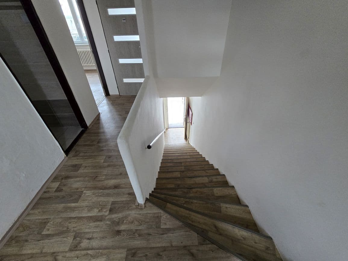 Pronájem domu 115 m², pozemek 165 m², Fialková, Praha, Praha Pronájem domu 115 m², pozemek 165 m², Fialková, Praha, Praha