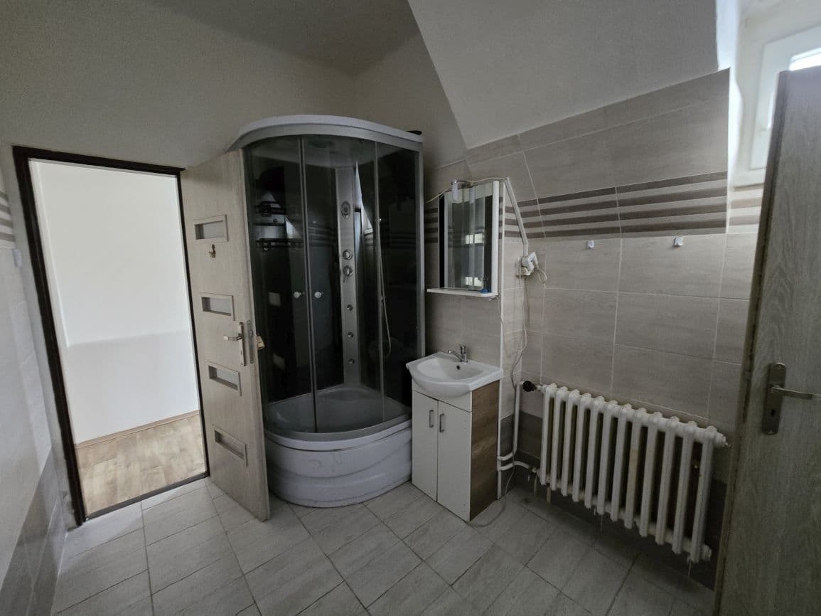 Pronájem domu 115 m², pozemek 165 m², Fialková, Praha, Praha Pronájem domu 115 m², pozemek 165 m², Fialková, Praha, Praha