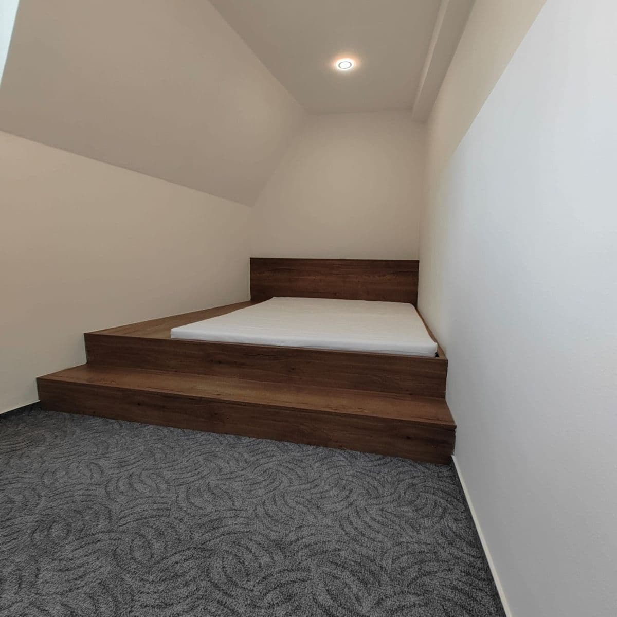 Pronájem bytu 2+kk 20 m², U Přístavu, Kolín, Středočeský kraj Pronájem bytu 2+kk 20 m², U Přístavu, Kolín, Středočeský kraj