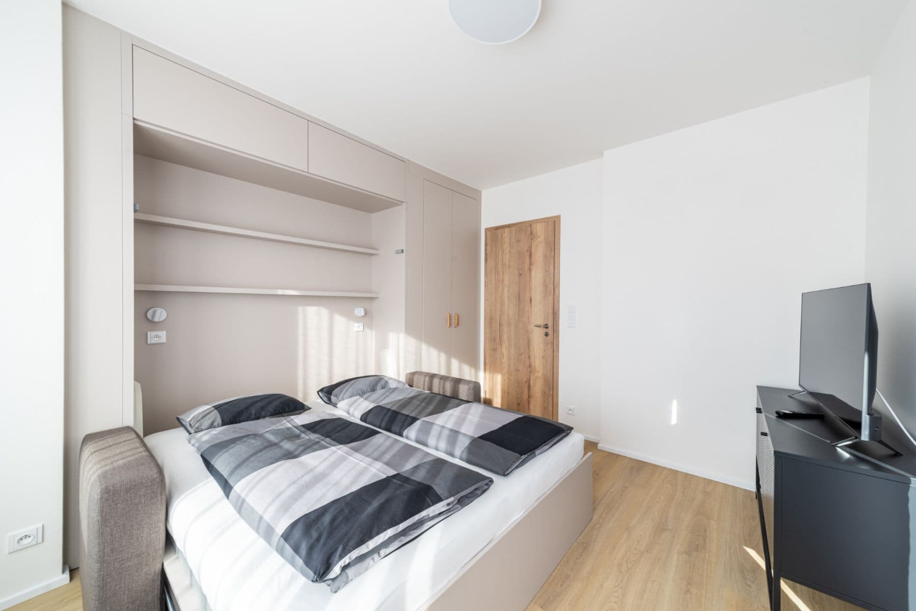 Pronájem bytu 3+1 65 m², U Pergamenky, Praha, Praha Pronájem bytu 3+1 65 m², U Pergamenky, Praha, Praha