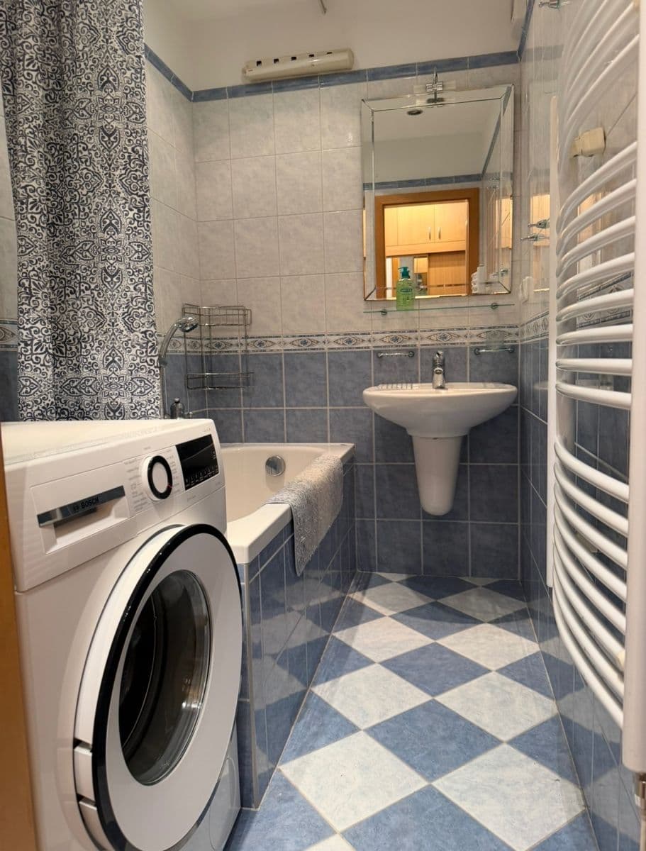 Pronájem bytu 2+kk 44 m², Na Rovnosti, Praha, Praha Pronájem bytu 2+kk 44 m², Na Rovnosti, Praha, Praha