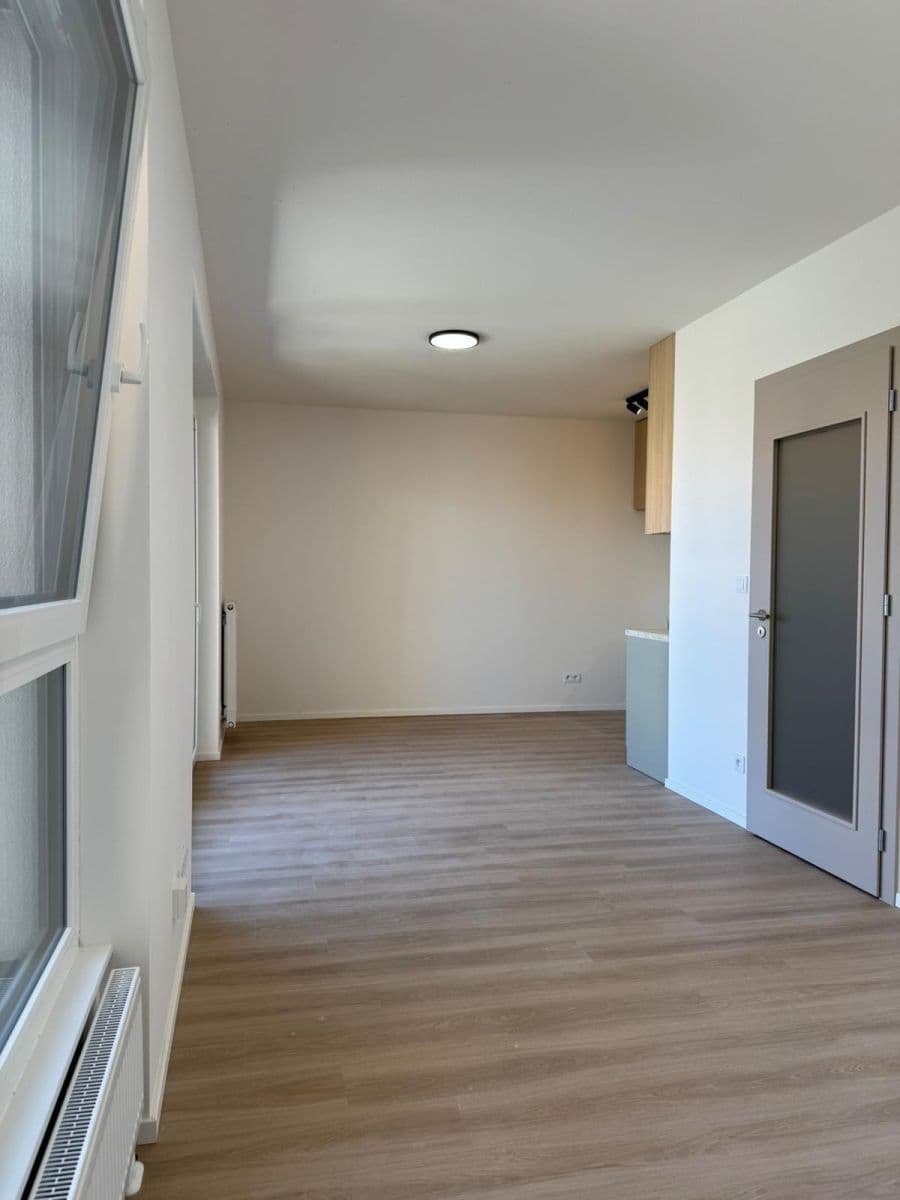 Pronájem bytu 1+kk 43 m², Arnošta Valenty, Praha, Praha Pronájem bytu 1+kk 43 m², Arnošta Valenty, Praha, Praha
