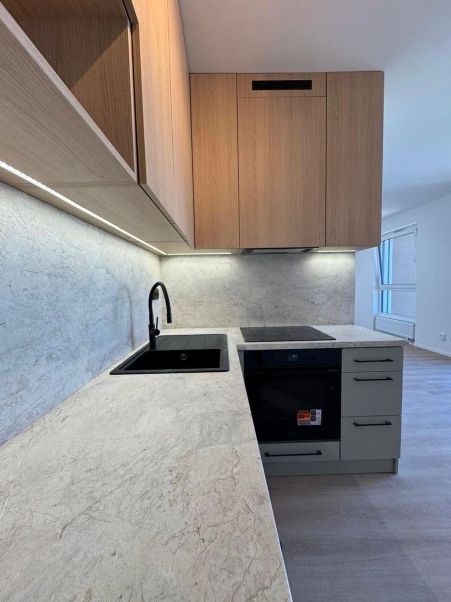 Pronájem bytu 1+kk 43 m², Arnošta Valenty, Praha, Praha Pronájem bytu 1+kk 43 m², Arnošta Valenty, Praha, Praha