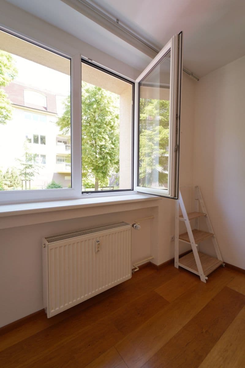 Pronájem bytu 2+1 57 m², náměstí Josefa Machka, Praha, Praha Pronájem bytu 2+1 57 m², náměstí Josefa Machka, Praha, Praha