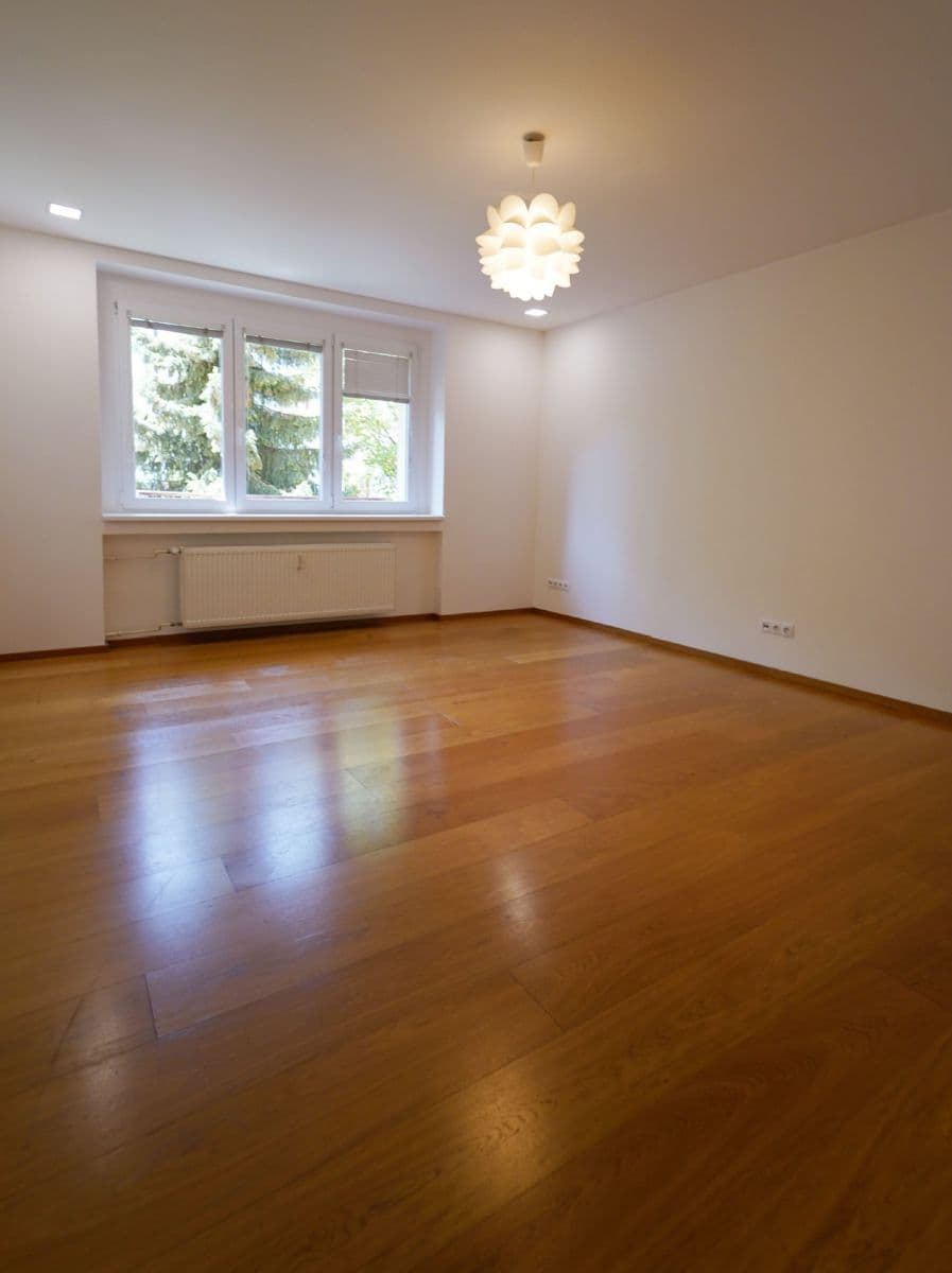 Pronájem bytu 2+1 57 m², náměstí Josefa Machka, Praha, Praha Pronájem bytu 2+1 57 m², náměstí Josefa Machka, Praha, Praha