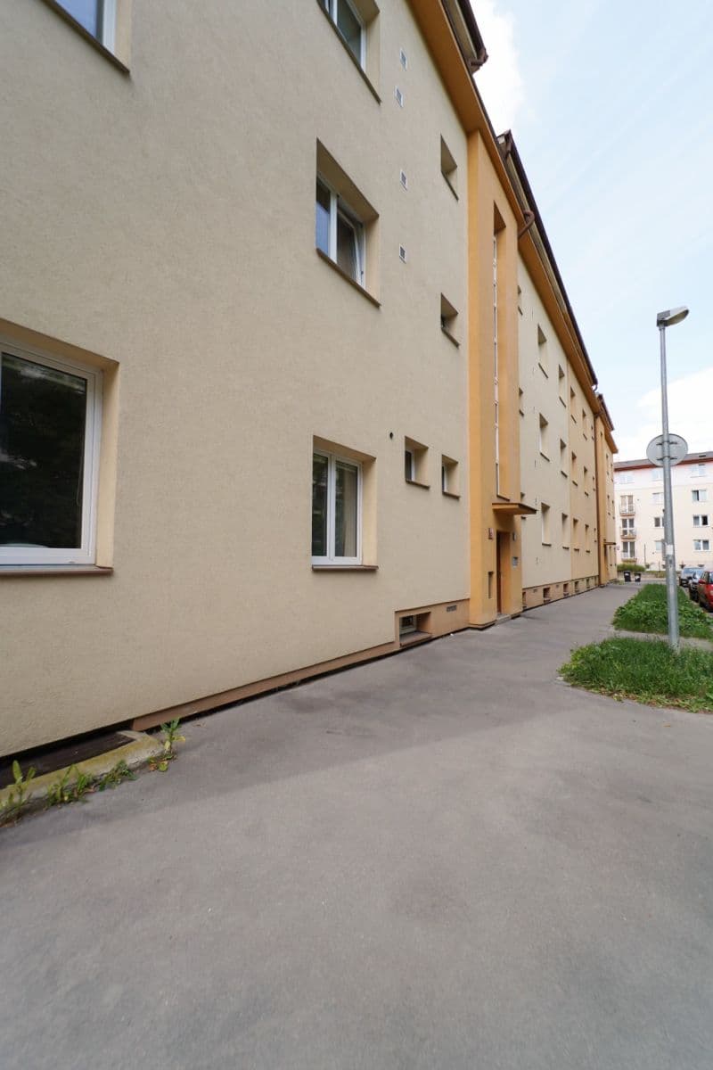 Pronájem bytu 2+1 57 m², náměstí Josefa Machka, Praha, Praha Pronájem bytu 2+1 57 m², náměstí Josefa Machka, Praha, Praha