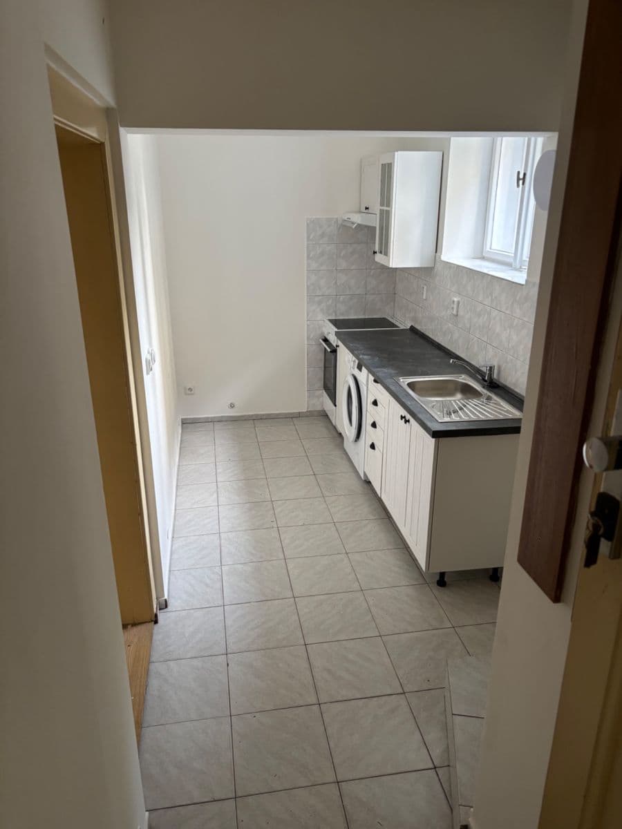 Pronájem bytu 1+1 38 m², Ústecká, Praha, Praha Pronájem bytu 1+1 38 m², Ústecká, Praha, Praha