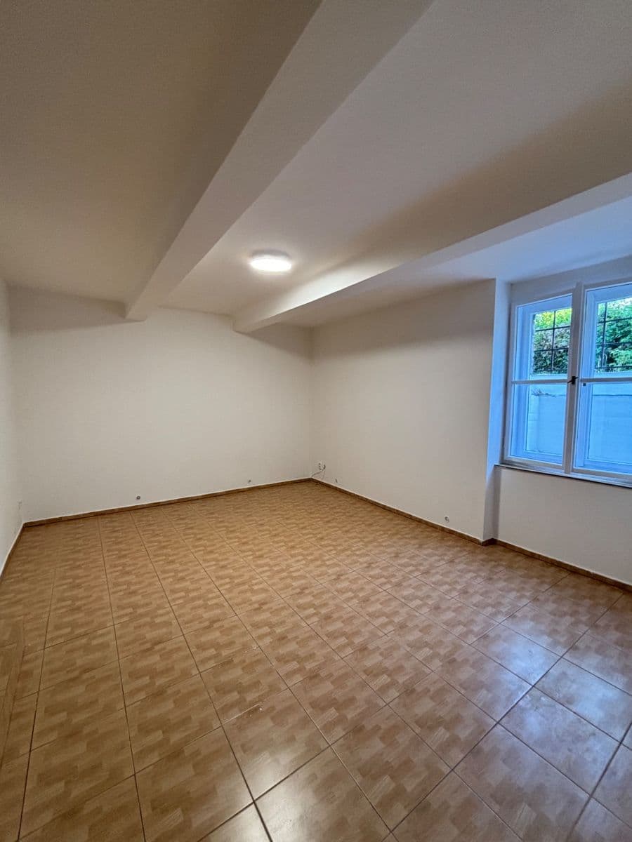 Pronájem bytu 1+1 38 m², Ústecká, Praha, Praha Pronájem bytu 1+1 38 m², Ústecká, Praha, Praha
