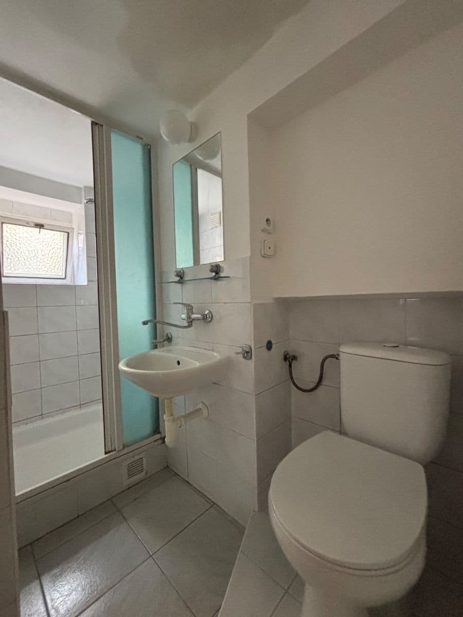 Pronájem bytu 1+1 38 m², Ústecká, Praha, Praha Pronájem bytu 1+1 38 m², Ústecká, Praha, Praha