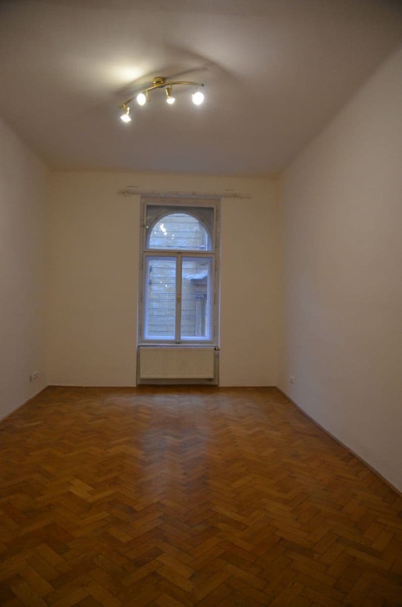 Pronájem bytu 3+1 110 m², Navrátilova, Praha, Praha Pronájem bytu 3+1 110 m², Navrátilova, Praha, Praha