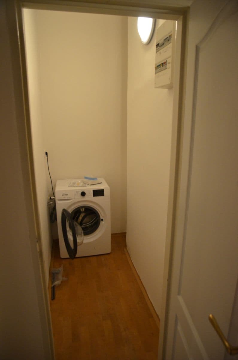 Pronájem bytu 3+1 110 m², Navrátilova, Praha, Praha Pronájem bytu 3+1 110 m², Navrátilova, Praha, Praha