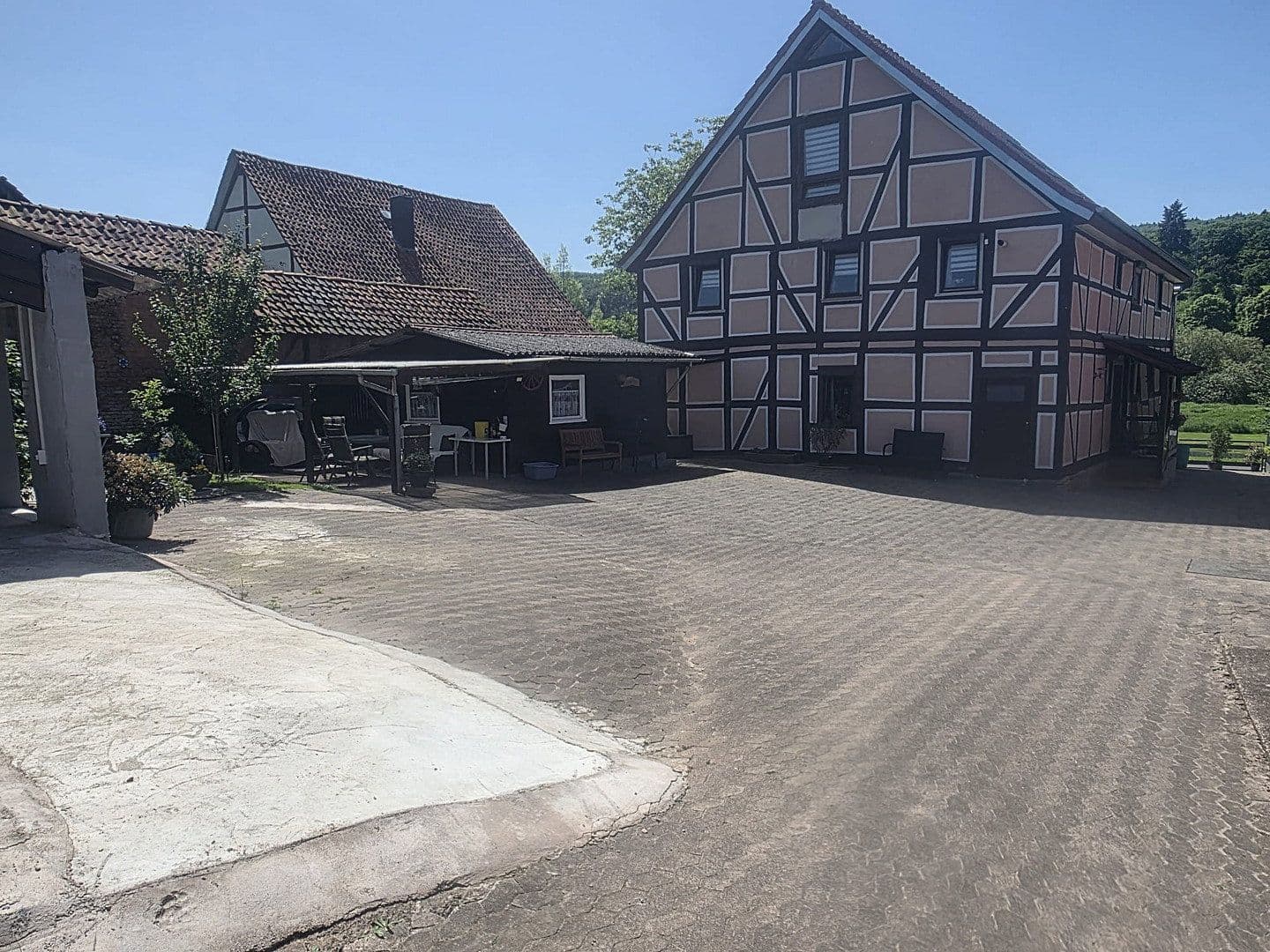 Prodej domu 250 m², pozemek 1.531 m², Berliner Straße 73a, Hann. Münden, Dolní Sasko Prodej domu 250 m², pozemek 1.531 m², Berliner Straße 73a, Hann. Münden, Dolní Sasko