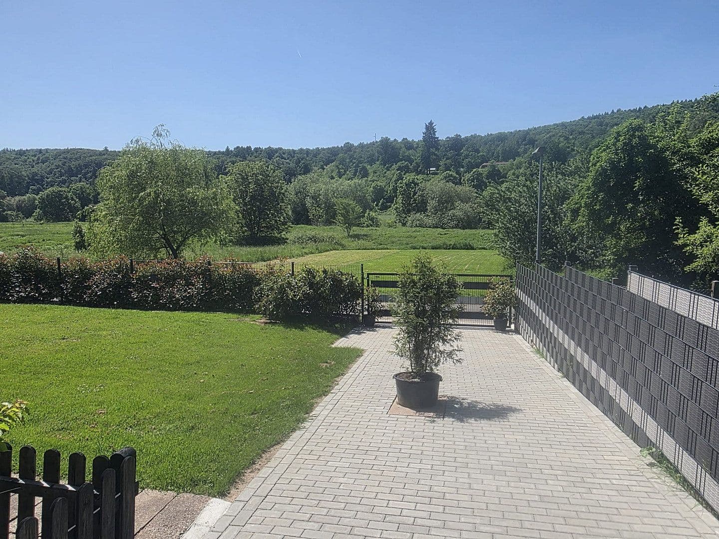 Prodej domu 250 m², pozemek 1.531 m², Berliner Straße 73a, Hann. Münden, Dolní Sasko Prodej domu 250 m², pozemek 1.531 m², Berliner Straße 73a, Hann. Münden, Dolní Sasko