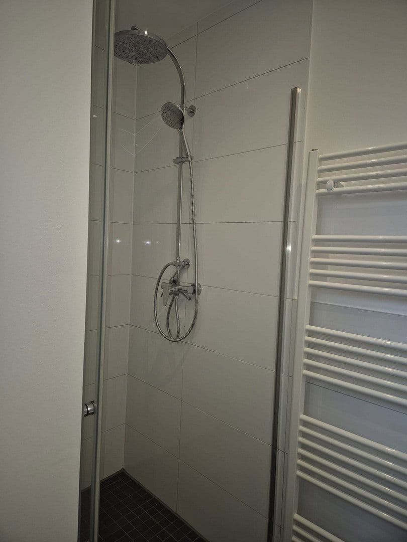 Pronájem bytu 1+1 20 m², Bonn, Severní Porýní-Vestfálsko Pronájem bytu 1+1 20 m², Bonn, Severní Porýní-Vestfálsko