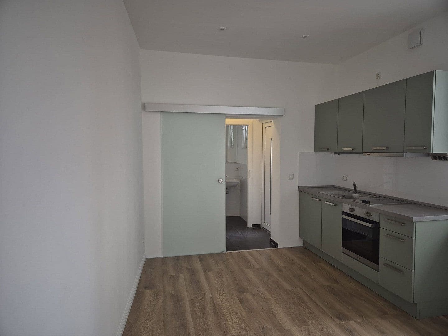 Pronájem bytu 1+1 20 m², Bonn, Severní Porýní-Vestfálsko Pronájem bytu 1+1 20 m², Bonn, Severní Porýní-Vestfálsko