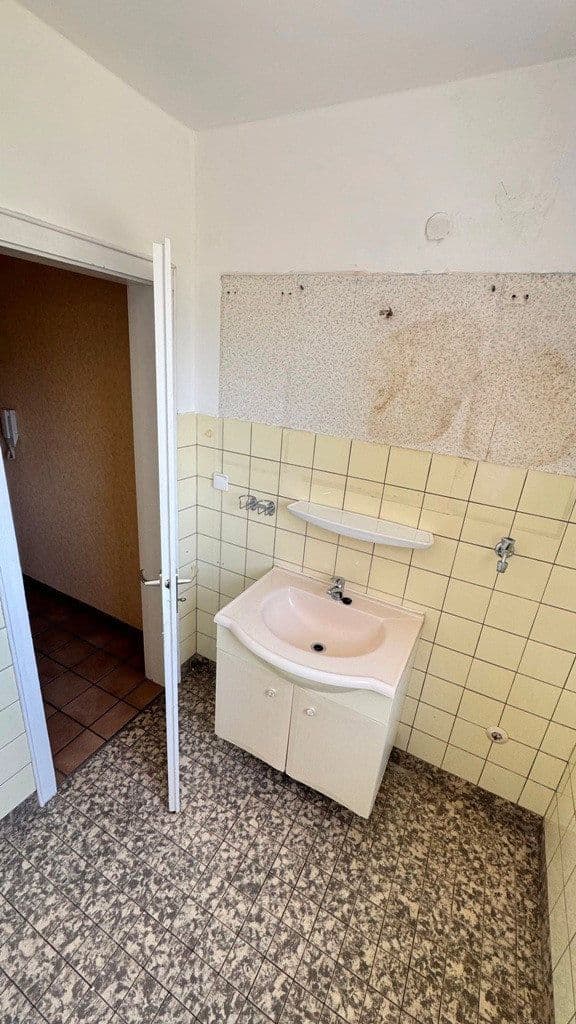 Prodej bytu 4+1 94 m², Niederdonker Straße 39, Düsseldorf, Severní Porýní-Vestfálsko Prodej bytu 4+1 94 m², Niederdonker Straße 39, Düsseldorf, Severní Porýní-Vestfálsko