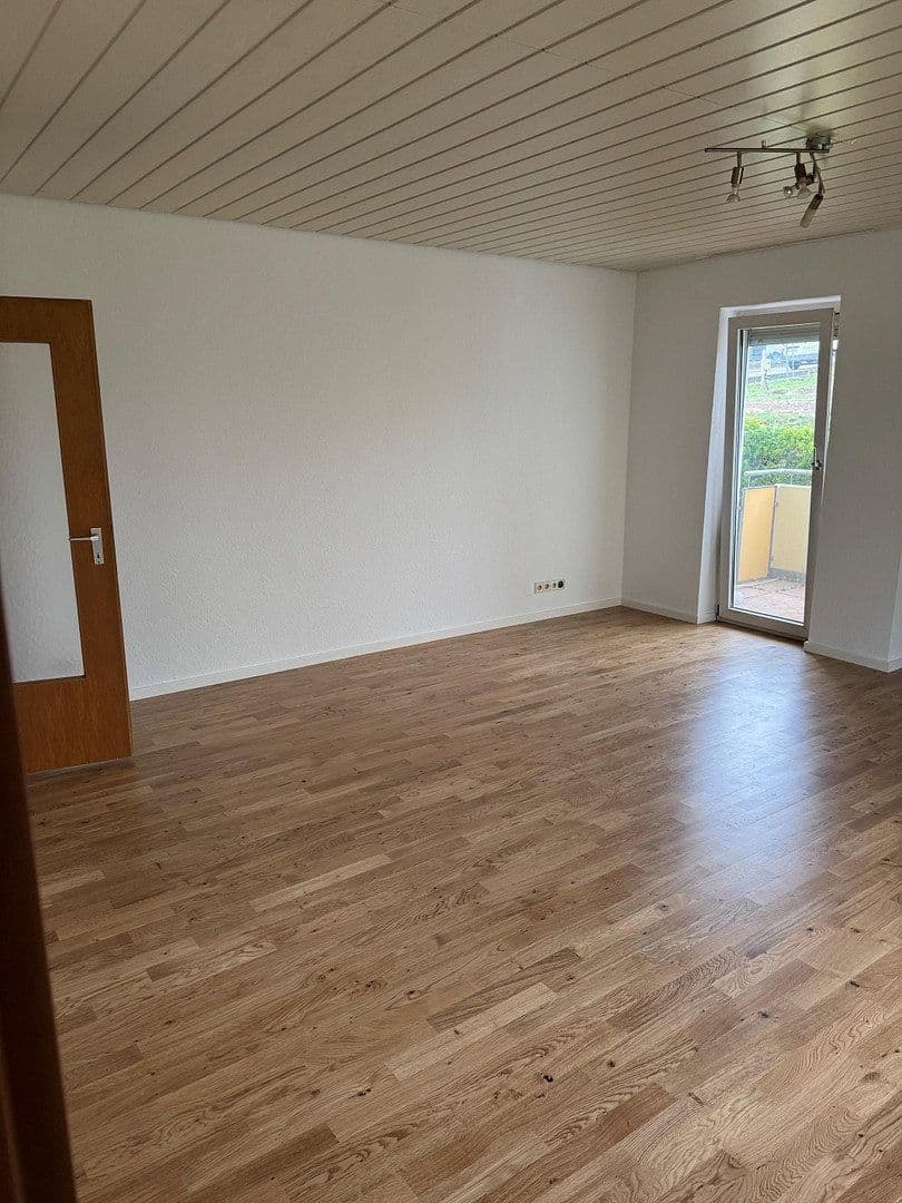 Pronájem bytu 1+1 44 m², Flürlenstrasse 19, Weinsberg, Bádensko-Württembersko Pronájem bytu 1+1 44 m², Flürlenstrasse 19, Weinsberg, Bádensko-Württembersko