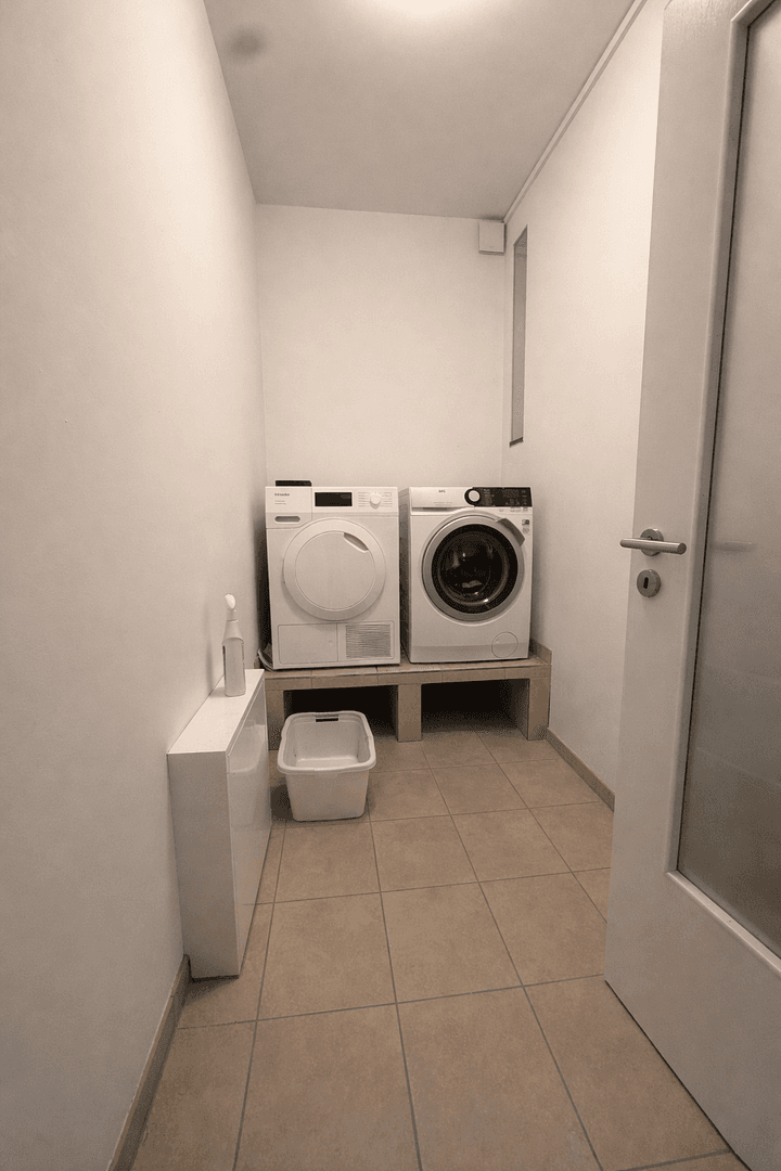 Prodej domu 202 m², pozemek 375 m², Bonn, Severní Porýní-Vestfálsko Prodej domu 202 m², pozemek 375 m², Bonn, Severní Porýní-Vestfálsko