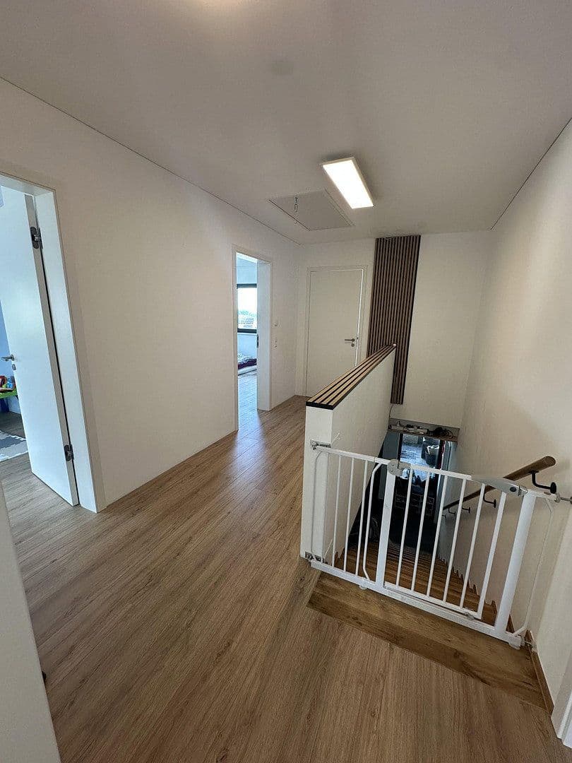 Pronájem domu 180 m², pozemek 500 m², Im Königsfeld 29, Sankt Katharinen, Porýní-Falc Pronájem domu 180 m², pozemek 500 m², Im Königsfeld 29, Sankt Katharinen, Porýní-Falc