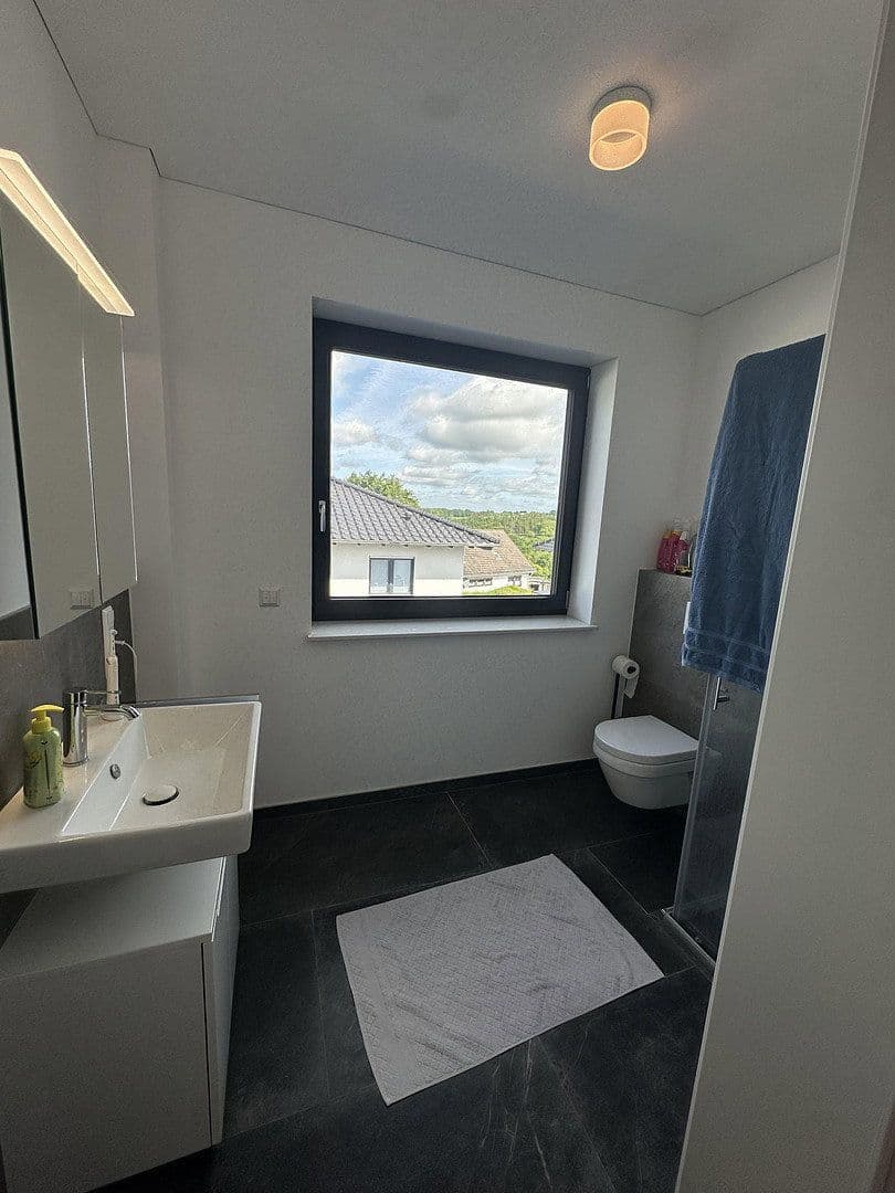 Pronájem domu 180 m², pozemek 500 m², Im Königsfeld 29, Sankt Katharinen, Porýní-Falc Pronájem domu 180 m², pozemek 500 m², Im Königsfeld 29, Sankt Katharinen, Porýní-Falc