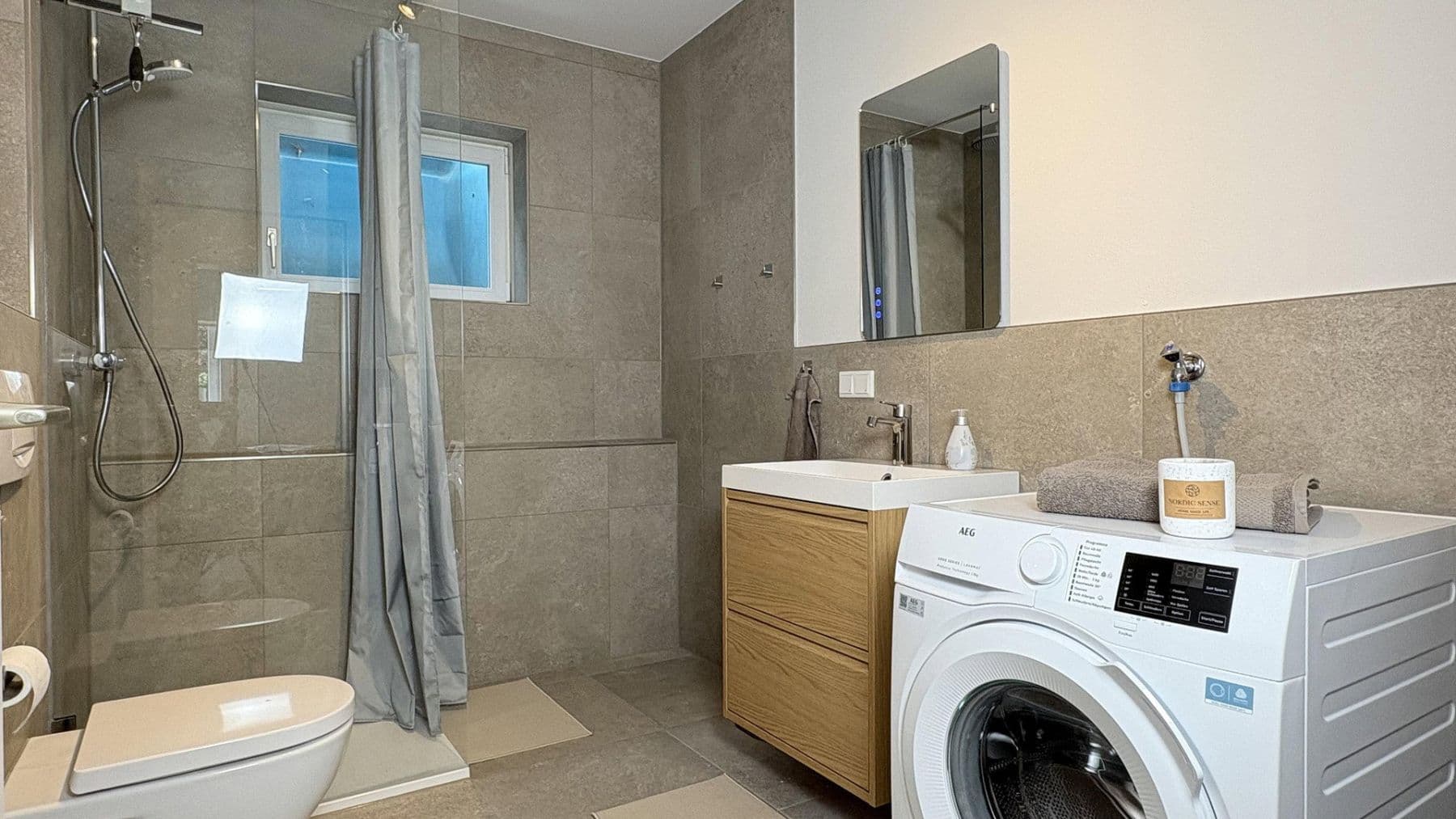 Pronájem bytu 4+kk 93 m², Altmühlstraße 14, Walting, Bavorsko Pronájem bytu 4+kk 93 m², Altmühlstraße 14, Walting, Bavorsko