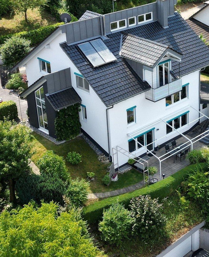 Prodej domu 291 m², pozemek 788 m², Schopfheim, Bádensko-Württembersko Prodej domu 291 m², pozemek 788 m², Schopfheim, Bádensko-Württembersko