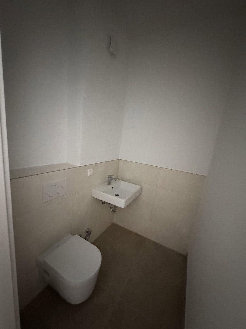 Pronájem bytu 3+1 73 m², Essenheim, Porýní-Falc Pronájem bytu 3+1 73 m², Essenheim, Porýní-Falc