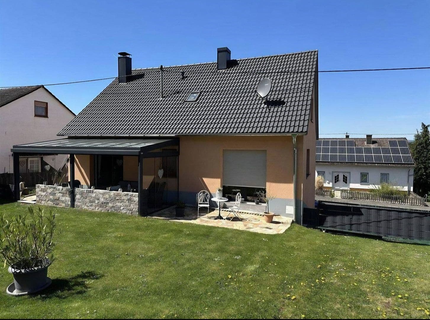 Prodej domu 180 m², pozemek 628 m², Ruschberg, Porýní-Falc Prodej domu 180 m², pozemek 628 m², Ruschberg, Porýní-Falc