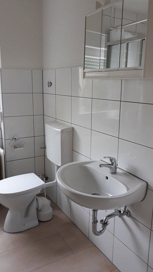 Pronájem bytu 1+1 20 m², Wartbergstrasse 44, Heilbronn, Bádensko-Württembersko Pronájem bytu 1+1 20 m², Wartbergstrasse 44, Heilbronn, Bádensko-Württembersko