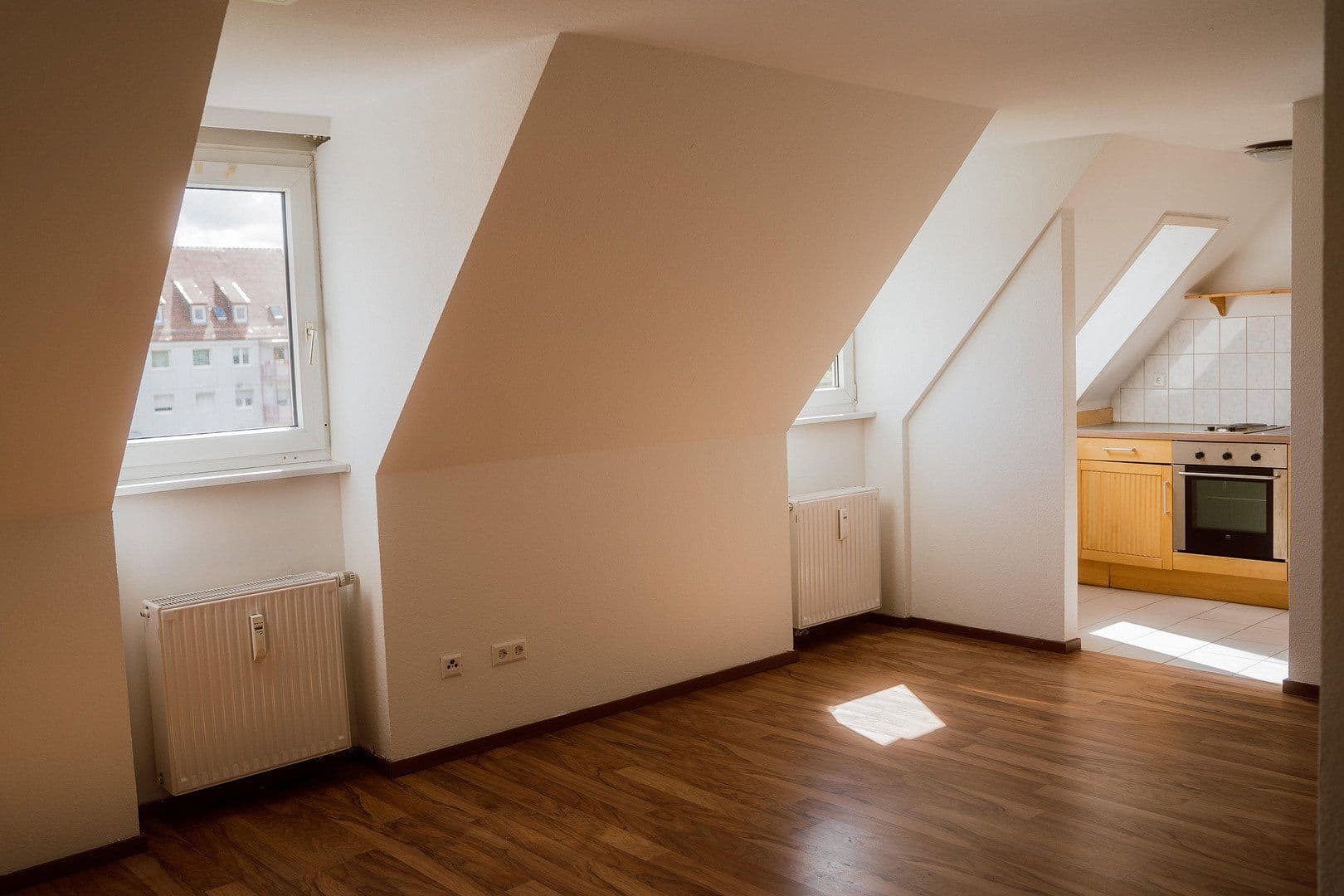 Pronájem bytu 2+1 39 m², Jägerstr. 3, Ludwigsburg, Bádensko-Württembersko Pronájem bytu 2+1 39 m², Jägerstr. 3, Ludwigsburg, Bádensko-Württembersko
