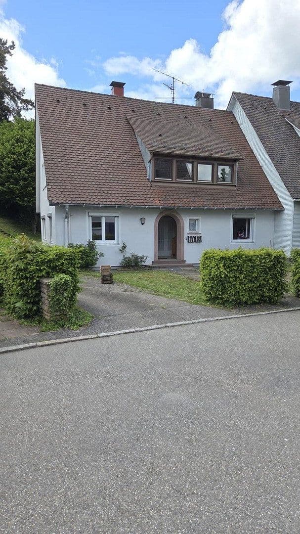 Prodej domu 150 m², pozemek 647 m², Freudenstadt, Bádensko-Württembersko Prodej domu 150 m², pozemek 647 m², Freudenstadt, Bádensko-Württembersko