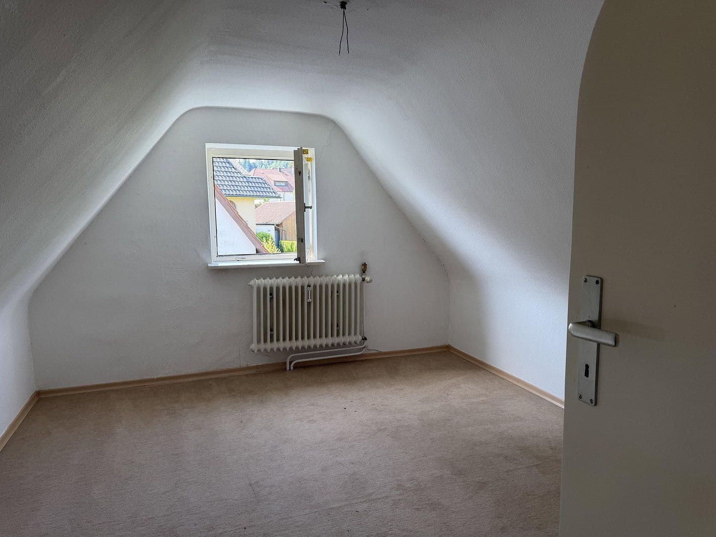 Prodej domu 150 m², pozemek 647 m², Freudenstadt, Bádensko-Württembersko Prodej domu 150 m², pozemek 647 m², Freudenstadt, Bádensko-Württembersko